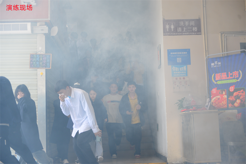 1712618385553775.png 3.png