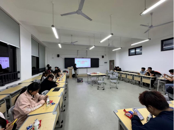 1758682779924021.png image.png