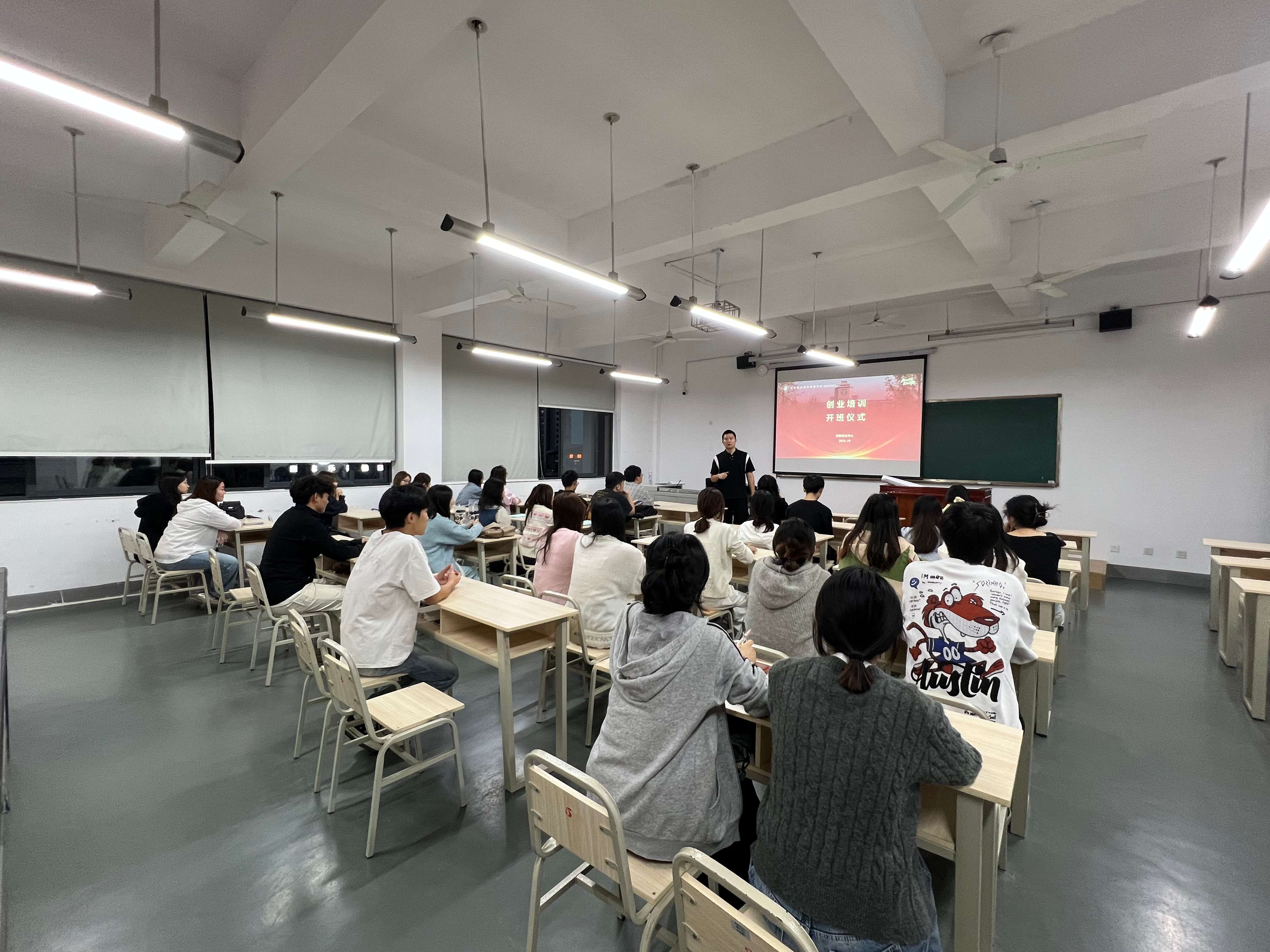 1760942972396365.jpg 1760942972396365.jpg