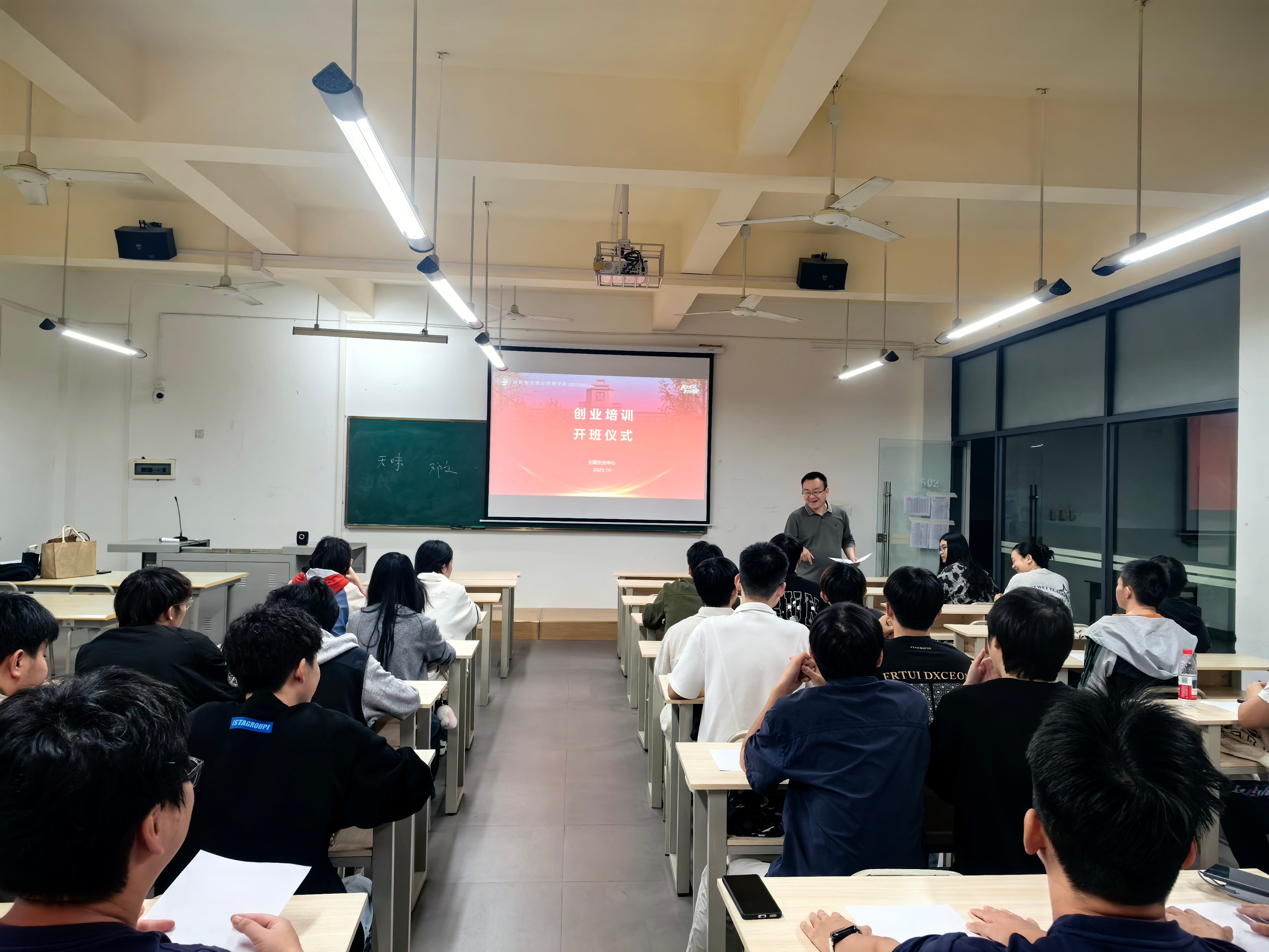 1760943111107622.jpg 1760943111107622.jpg