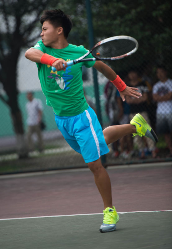 6-1男单亚军龚飞华 正手击球.jpg