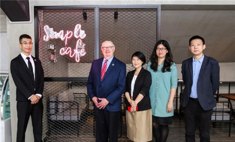 Richard Adie先生莅临学院Simple Café咖啡馆.jpg